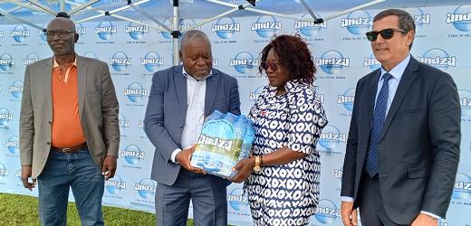 Gabon: La Sobraga au chevet de la LINAFP pour offrir 3000 packs d’eau ANDZA aux 22 clubs de D1 et D2!