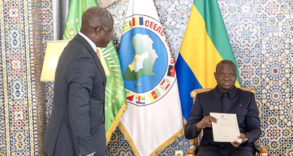 Gabon – Le chef de l’Etat a reçu le rapport des 100 premiers jours du Gouvernement: un bilan marqué par des résultats satisfaisants!