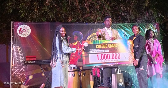 Gabon – Concours de la chanson / Castel Voice Challenge : consécration de Philippe, élève de terminale au lycée Nelson Mandela
